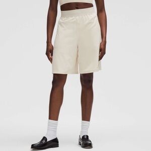 Lululemon Swift Relaxed Short 9" *Logo Waistband in Light Ivory